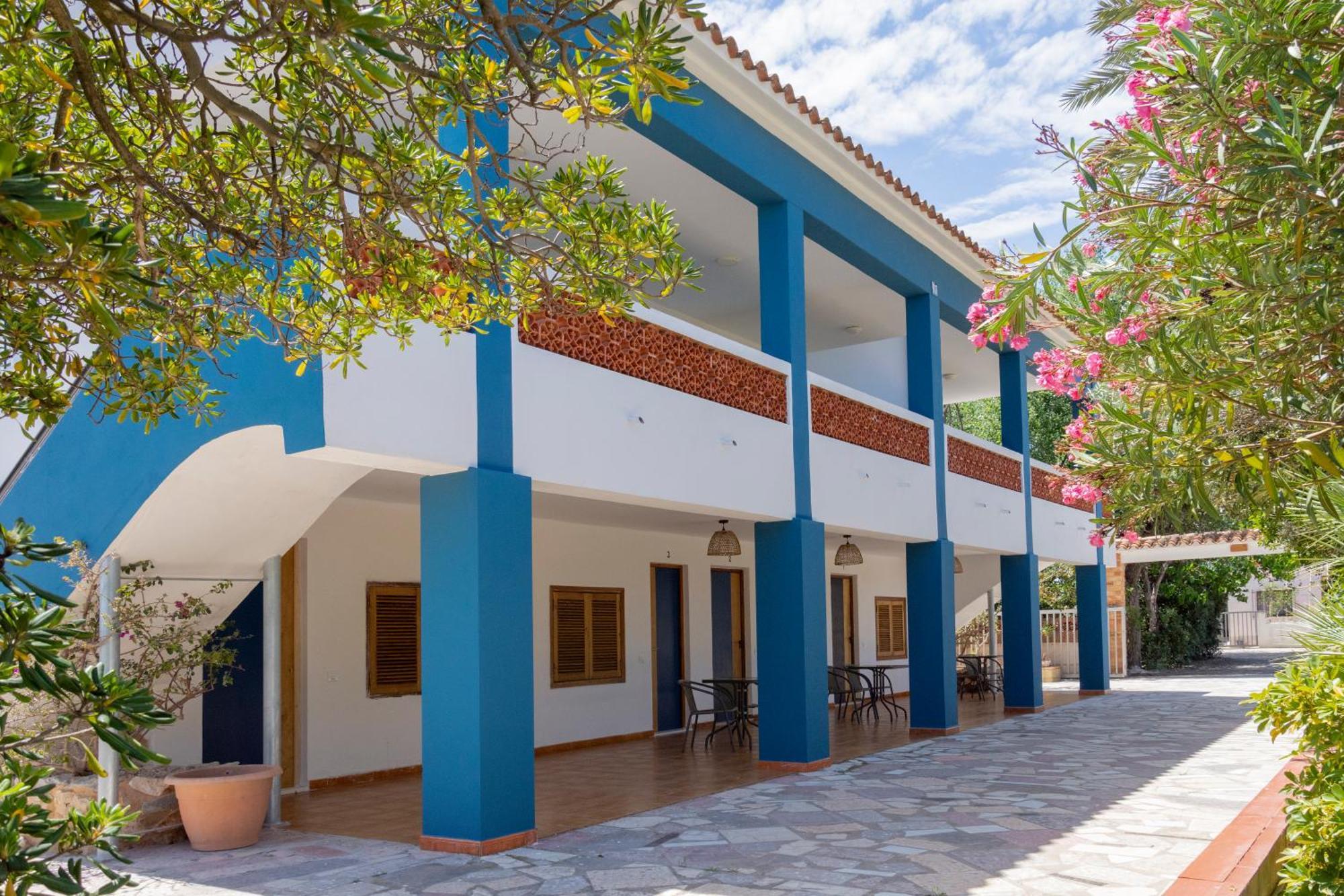 Aqua House